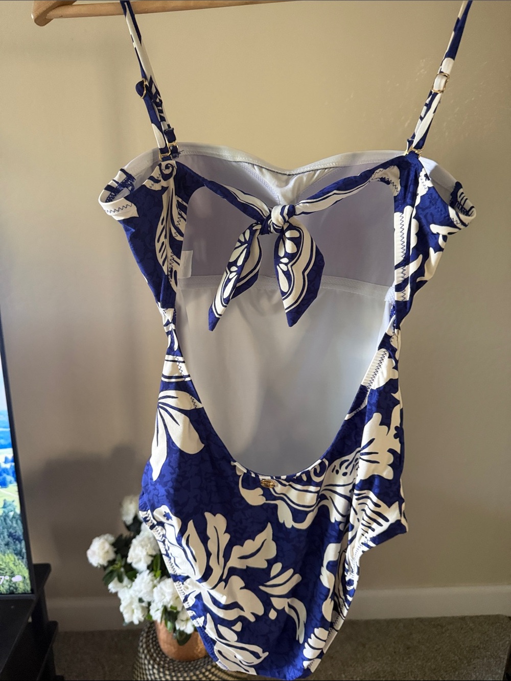 Sunshine 79 Swimsuit Deep Blue Floral V-Neck One Piece Size US 6 - Picture 6 of 9
